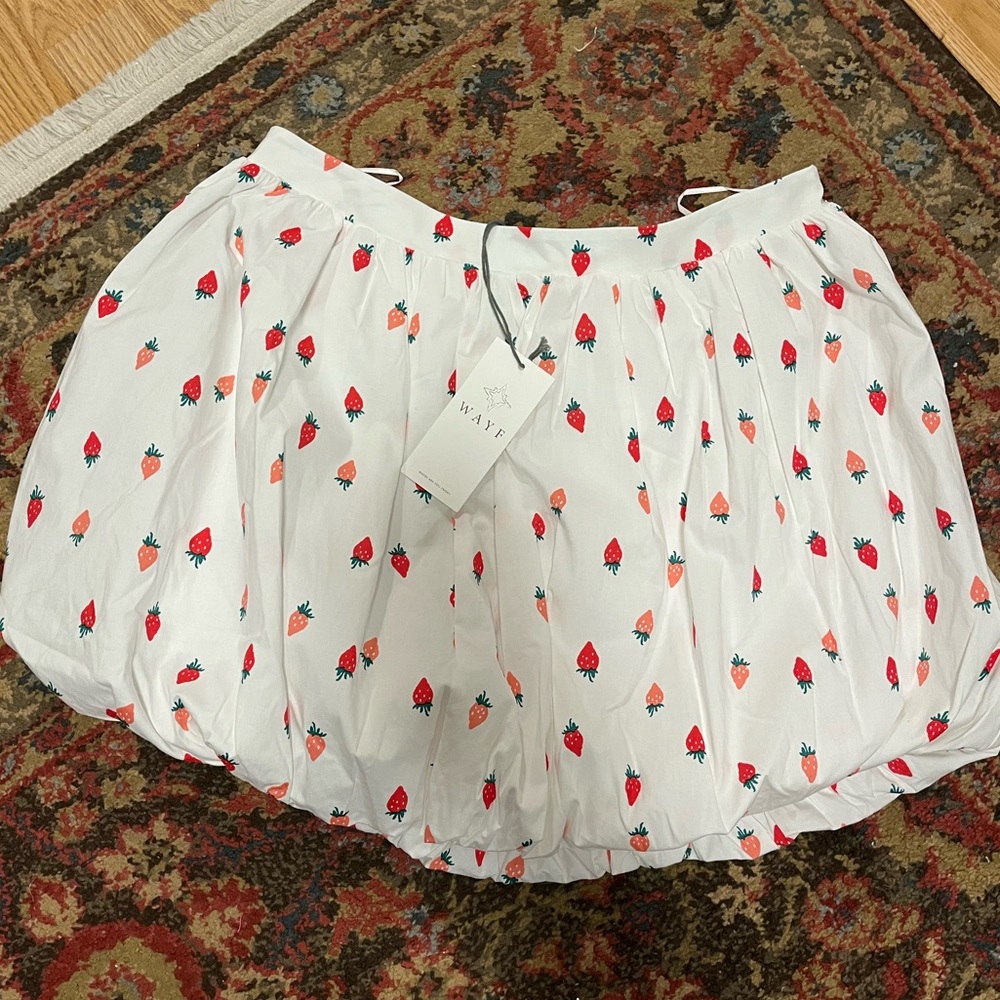 NWT WAYF strawberry skirt - Picture 2 of 5